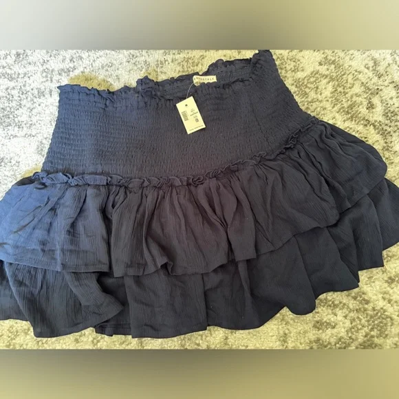 NWT Aeropostale Smocked Off Shoulder Ruffle Mini Skirt Navy Blue Size XL - Picture 2 of 5